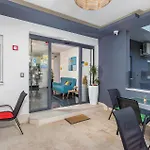 Awesome Apartment In Pula With Wifi * Póla