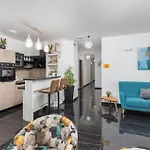 Apartman Awesome Apartment In Pula With Wifi Póla